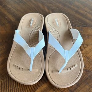 Okabashi White and Tan Sandals